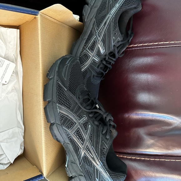 NEW Women’s ACICS Gel running shoes in size 10. - Picture 5 of 6